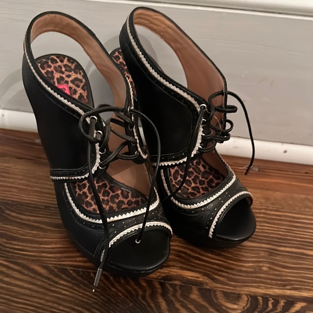 Betsey Johnson retro heels